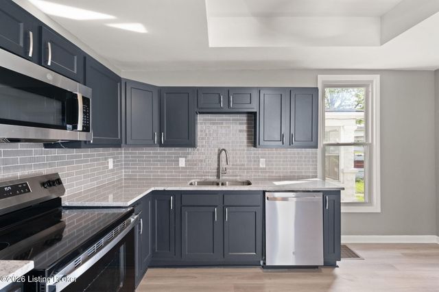 2917 S 6th St, Louisville, KY 40208