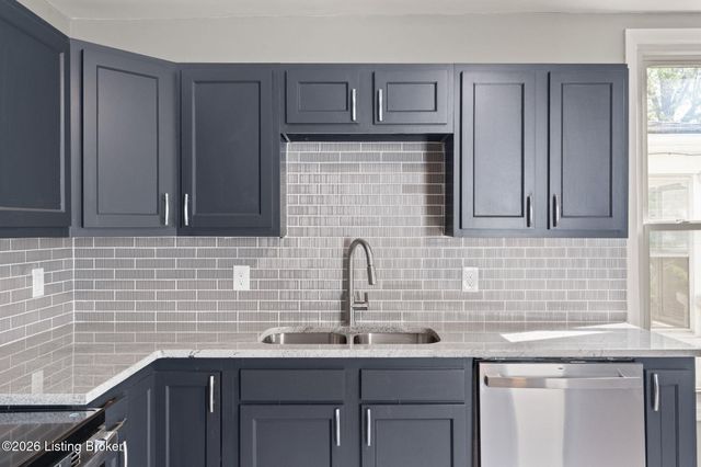 2917 S 6th St, Louisville, KY 40208