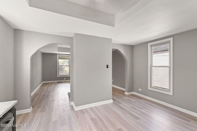 2917 S 6th St, Louisville, KY 40208