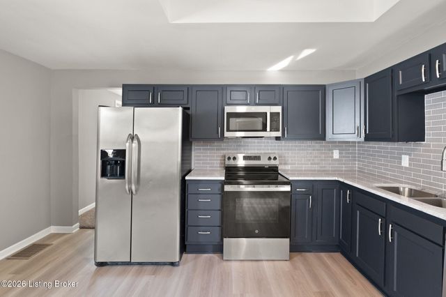 2917 S 6th St, Louisville, KY 40208