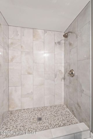 2917 S 6th St, Louisville, KY 40208