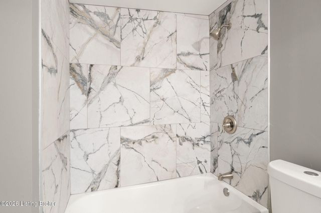 2917 S 6th St, Louisville, KY 40208