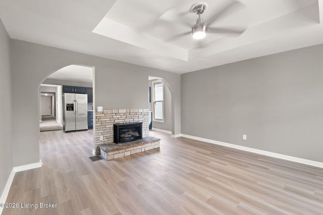 2917 S 6th St, Louisville, KY 40208