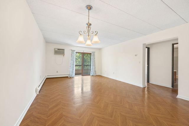 180 Green St 406, Melrose, MA 02176