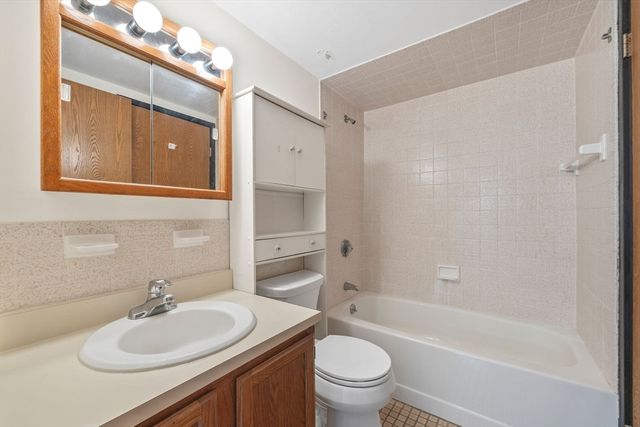 180 Green St 406, Melrose, MA 02176