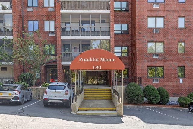 180 Green St 406, Melrose, MA 02176