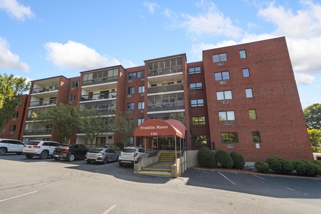 180 Green St 406, Melrose, MA 02176