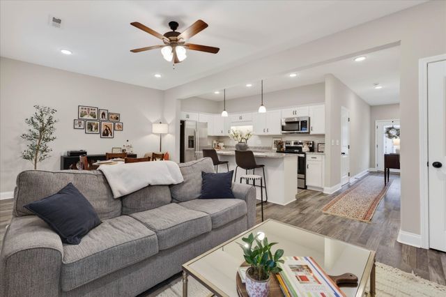 341 Fallow Cir, Clarksville, TN 37040