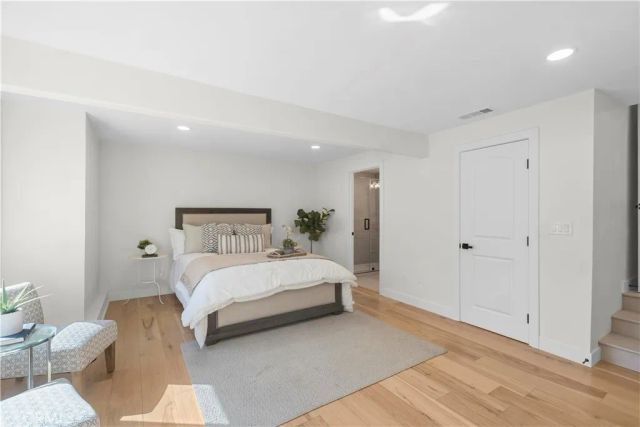 14519 Dyer, Sylmar, CA 91342