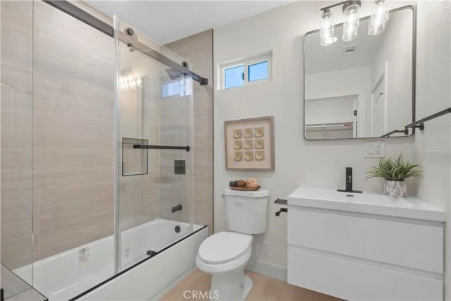 14519 Dyer, Sylmar, CA 91342