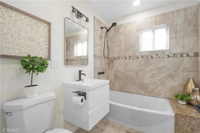 14519 Dyer, Sylmar, CA 91342