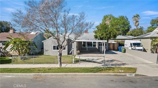 14519 Dyer, Sylmar, CA 91342