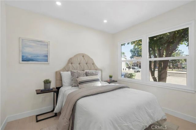 14519 Dyer, Sylmar, CA 91342