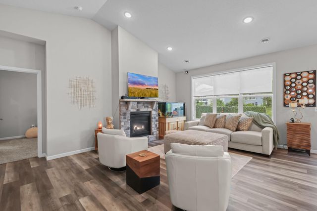 15251 Vicuna Street NW, Anoka, MN 55303