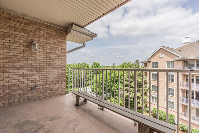 1731 Pavilion Way 505, Park Ridge, IL 60068