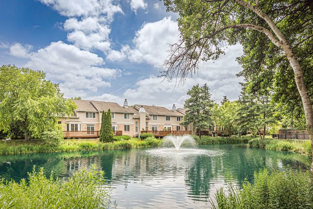 1731 Pavilion Way 505, Park Ridge, IL 60068