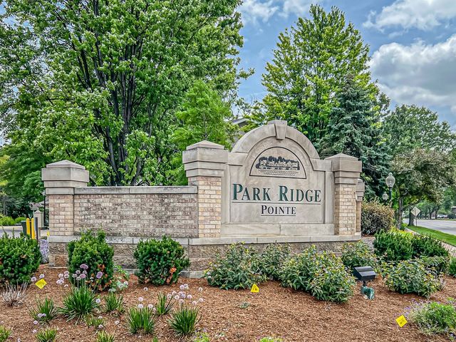 1731 Pavilion Way 505, Park Ridge, IL 60068