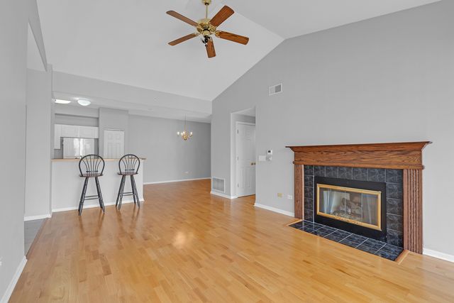 1731 Pavilion Way 505, Park Ridge, IL 60068