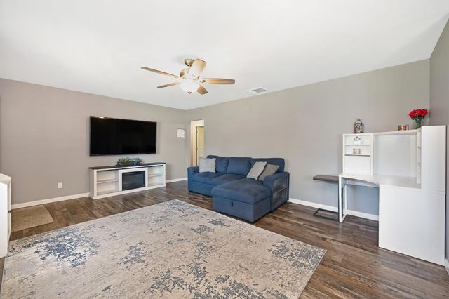 2560 Carson Way, Sacramento, CA 95821