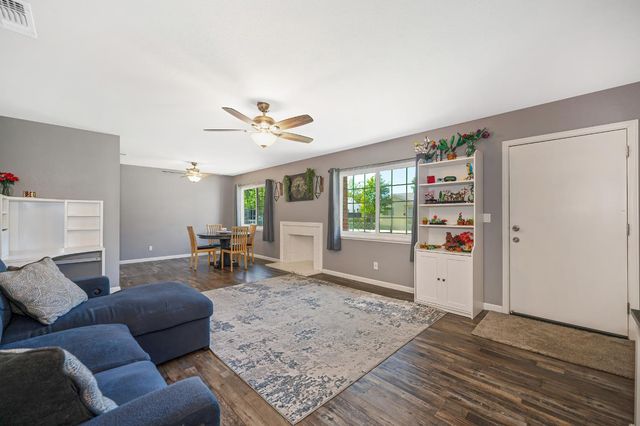 2560 Carson Way, Sacramento, CA 95821