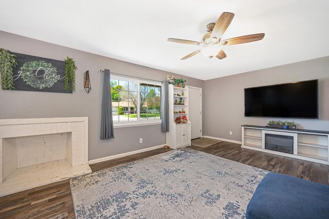 2560 Carson Way, Sacramento, CA 95821