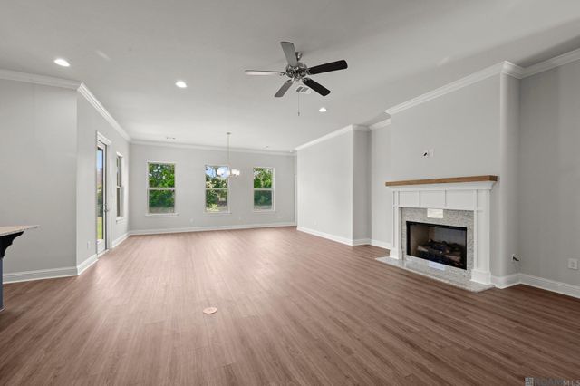 12077 Clare Ct, Geismar, LA 70734