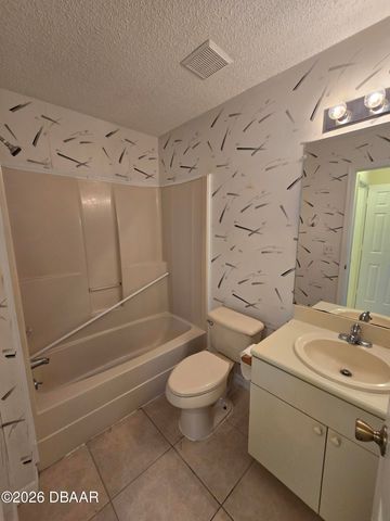 101 Bent Tree Dr Apt 63, Daytona Beach, FL 32114