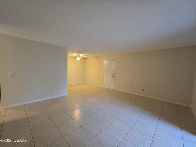 101 Bent Tree Dr Apt 63, Daytona Beach, FL 32114