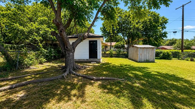 604 Holly Lane, Duncanville, TX 75116