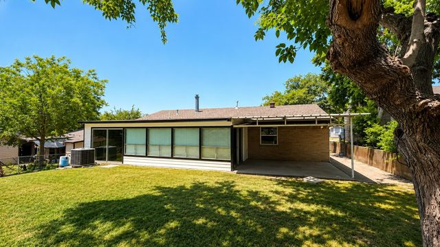 604 Holly Lane, Duncanville, TX 75116