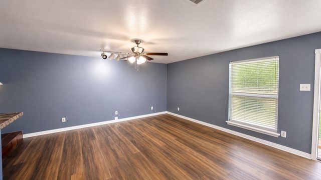 604 Holly Lane, Duncanville, TX 75116