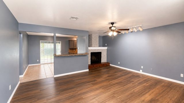 604 Holly Lane, Duncanville, TX 75116