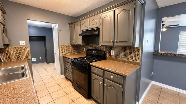 604 Holly Lane, Duncanville, TX 75116