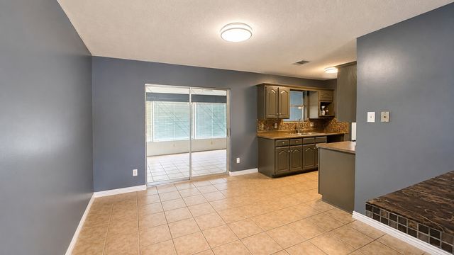 604 Holly Lane, Duncanville, TX 75116