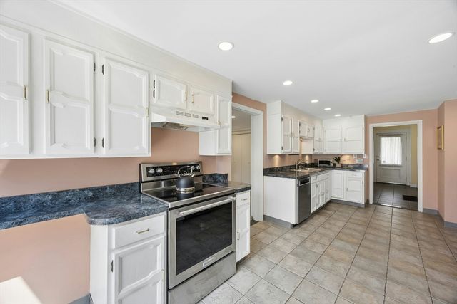 217 Cordaville Rd, Southborough, MA 01772