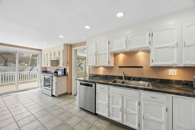 217 Cordaville Rd, Southborough, MA 01772