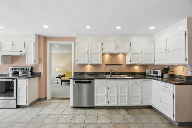 217 Cordaville Rd, Southborough, MA 01772