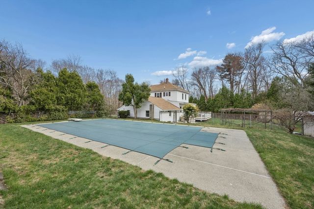 217 Cordaville Rd, Southborough, MA 01772