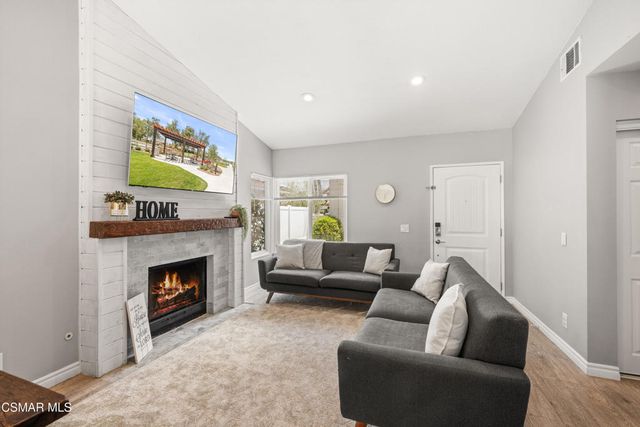 11827 Nightingale Street, Moorpark, CA 93021