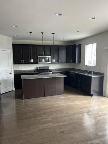 49536 Harrier Place, Novi, MI 48374