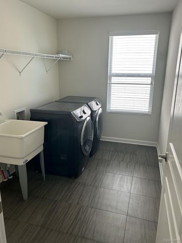 49536 Harrier Place, Novi, MI 48374