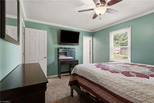 31 Kirk Street, Thomasville, NC 27360