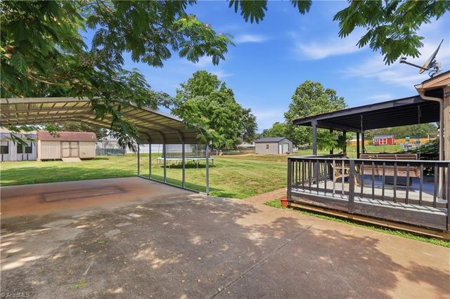 31 Kirk Street, Thomasville, NC 27360