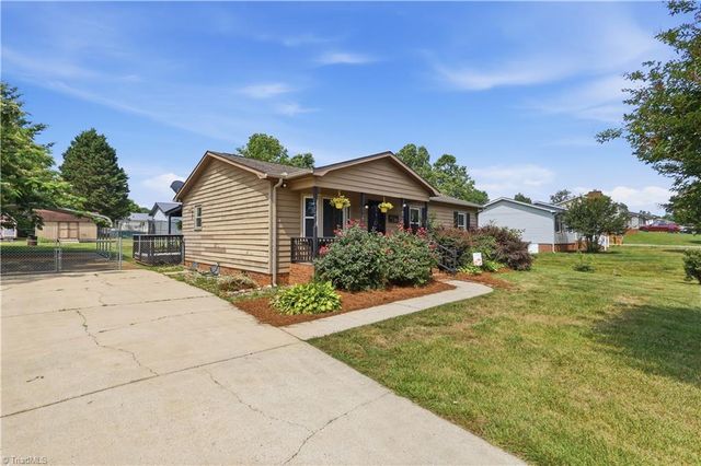 31 Kirk Street, Thomasville, NC 27360