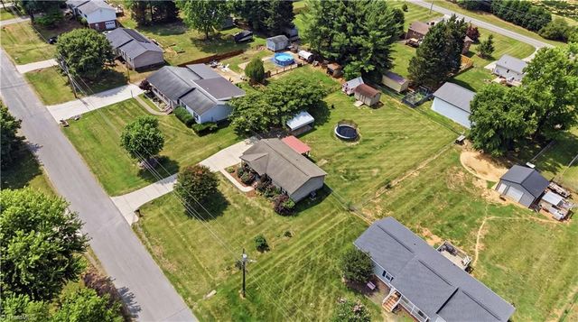 31 Kirk Street, Thomasville, NC 27360