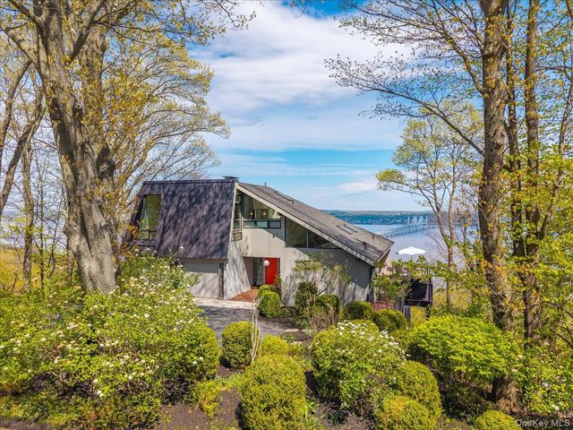 33 Tweed Boulevard, Nyack, NY 10960