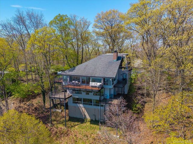 33 Tweed Boulevard, Nyack, NY 10960