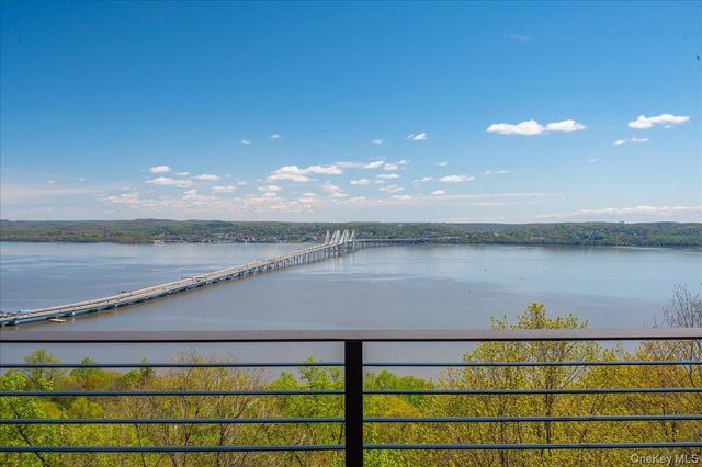 33 Tweed Boulevard, Nyack, NY 10960