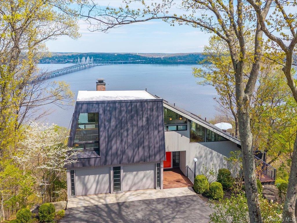 33 Tweed Boulevard, Nyack, NY 10960