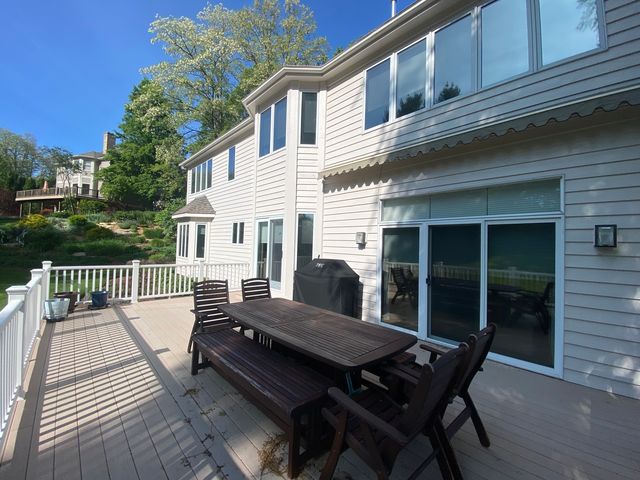 1312 Galloway Drive, Woodstock, IL 60098